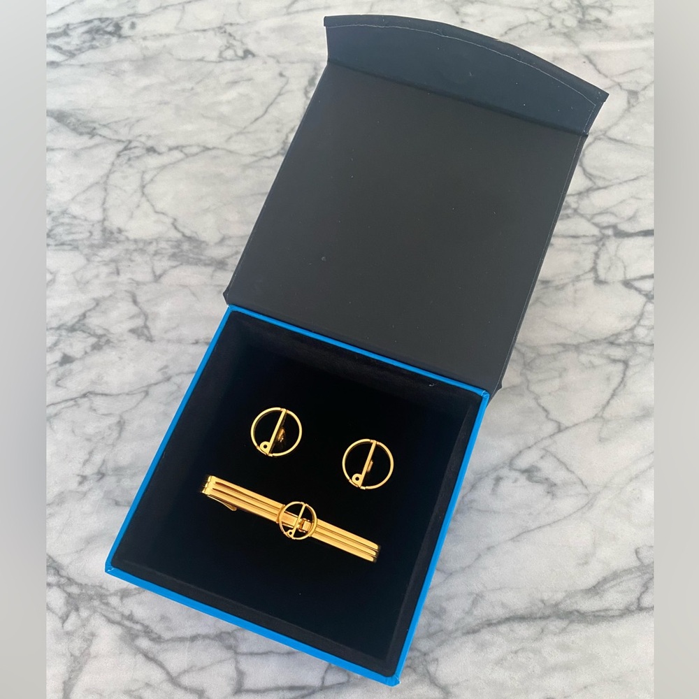 ♦️Sold♦️Dunhill Gold Plated Cufflink and Tie Clip Set